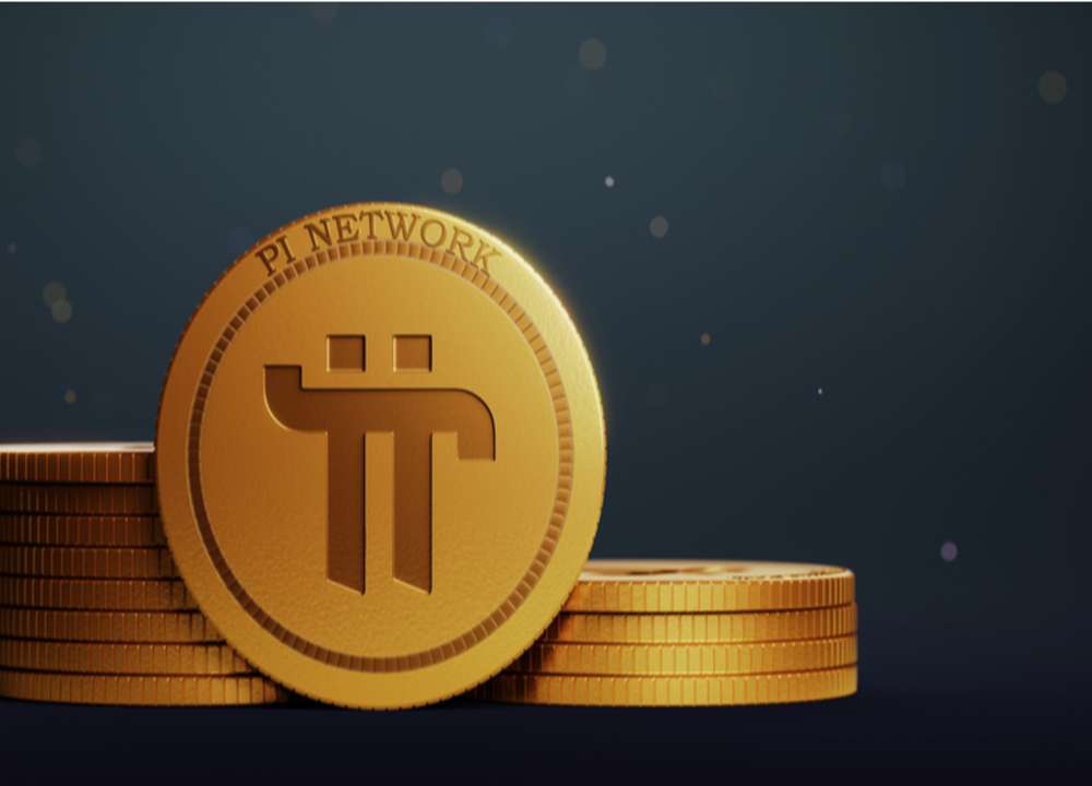 Pi Network 로고와 함께 파이코인의 가격 전망 및 상장 가능성을 강조하는 그래픽 이미지. 파이코인의 미래 가치와 실생활 활용 사례를 나타내는 시각적 요소 포함